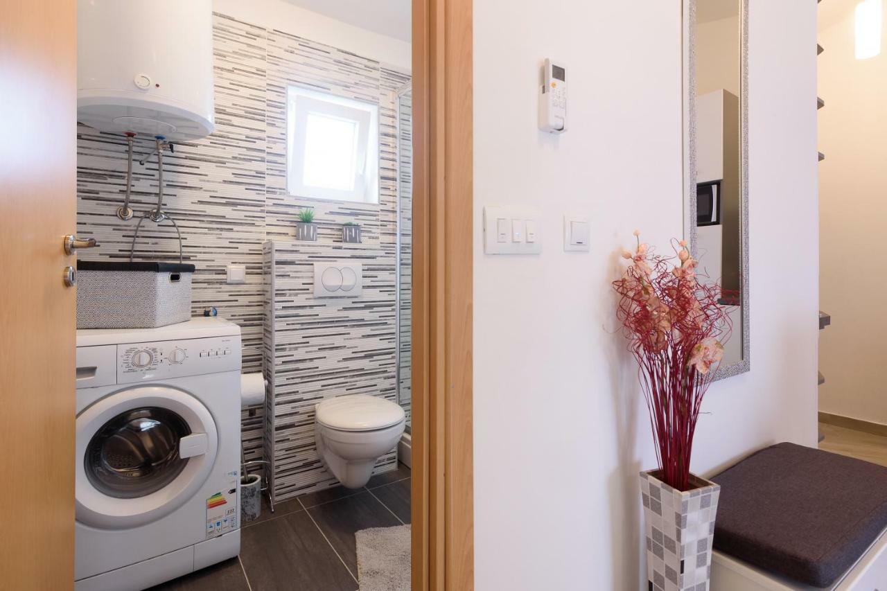 Apartmani Judita Zara Esterno foto