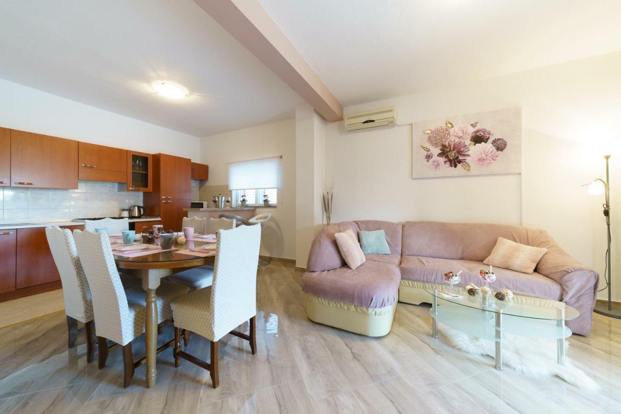 Apartmani Judita Zara Esterno foto