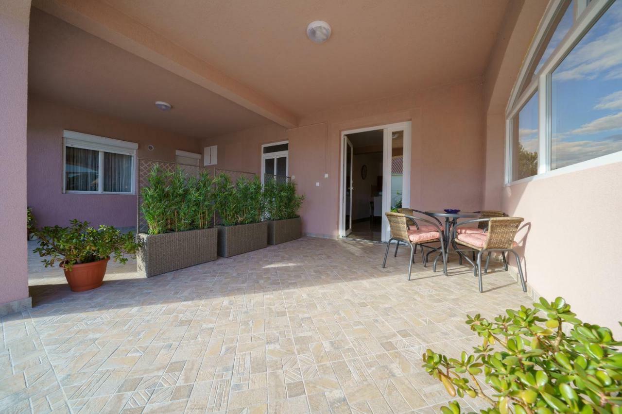 Apartmani Judita Zara Esterno foto