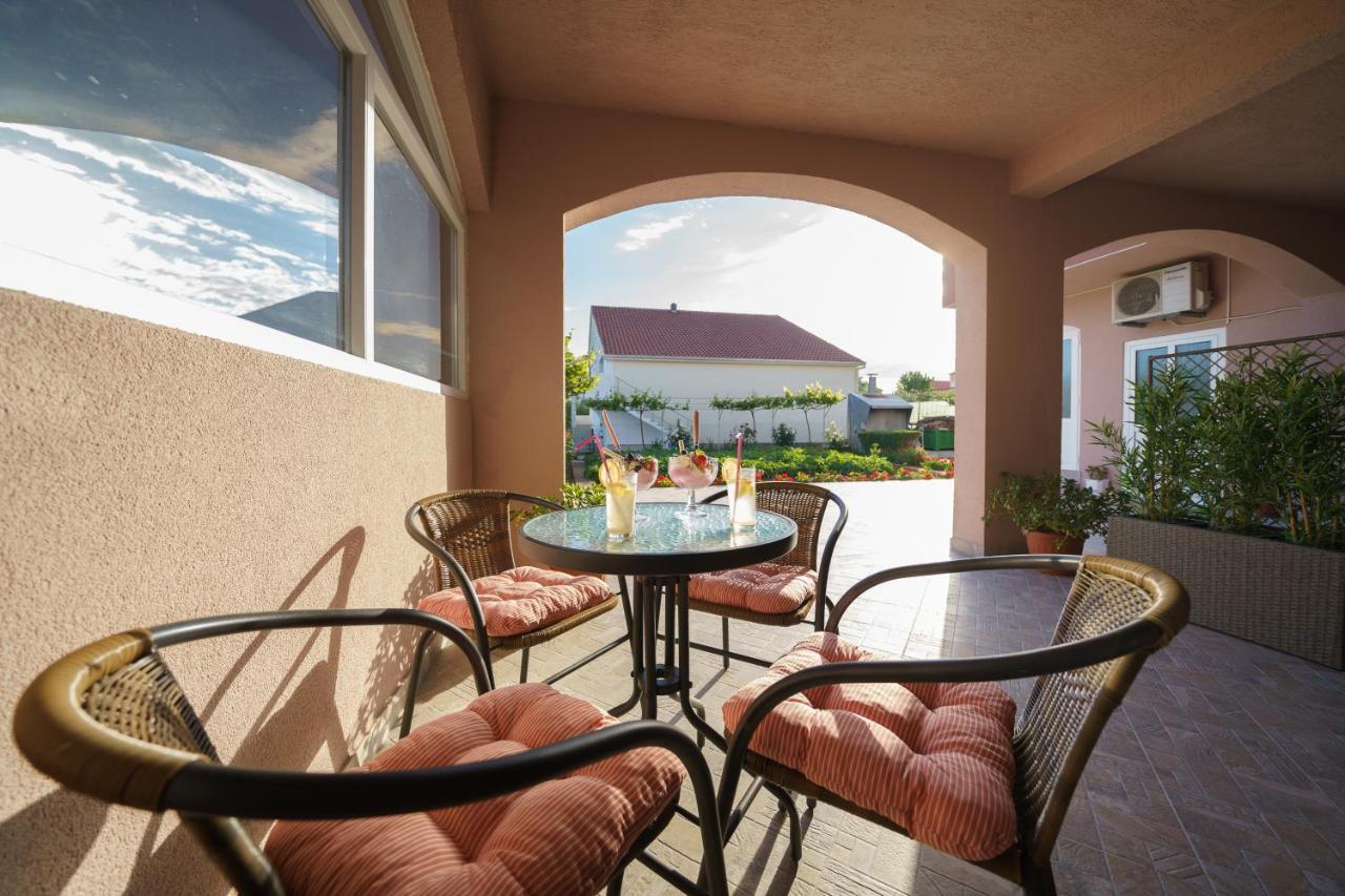 Apartmani Judita Zara Esterno foto