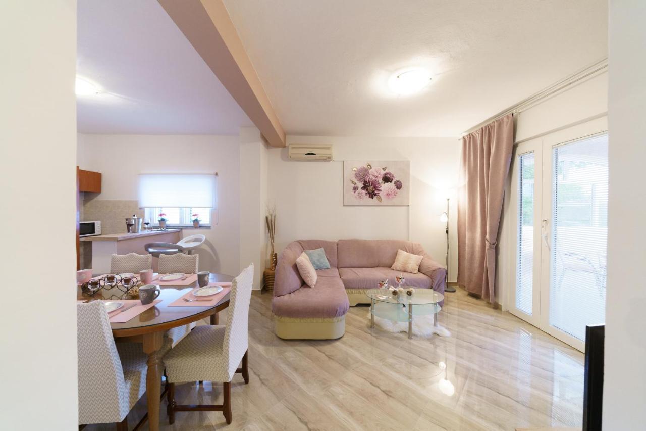 Apartmani Judita Zara Esterno foto